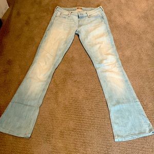 MOTHER The Runaway Flare Jeans In Hummingbird Wash